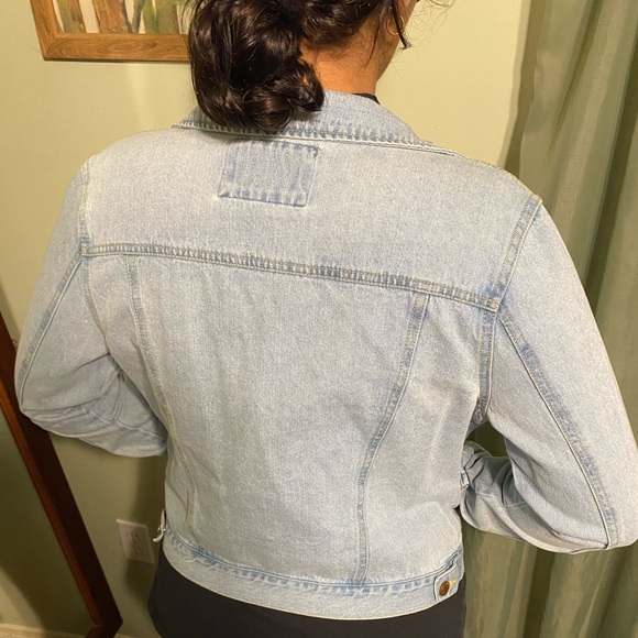 Large light washed Jean jacket, good condition, short length, forever 21 - Picture 2 of 2